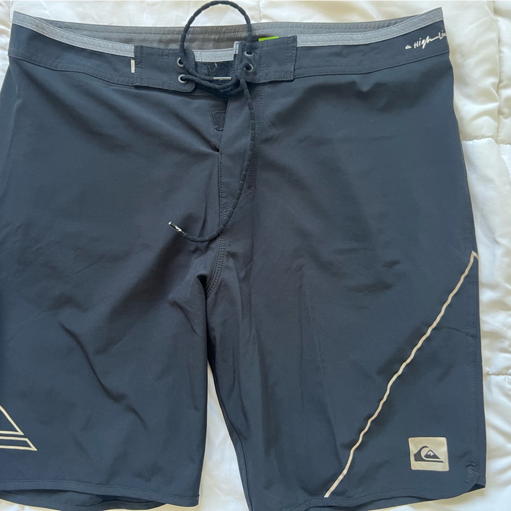 Quiksilver Men’s Boardshorts Size 34